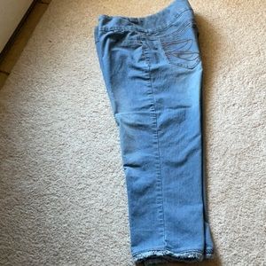 Slim-station by multiplies capri jean size 10 fringe edge on hem